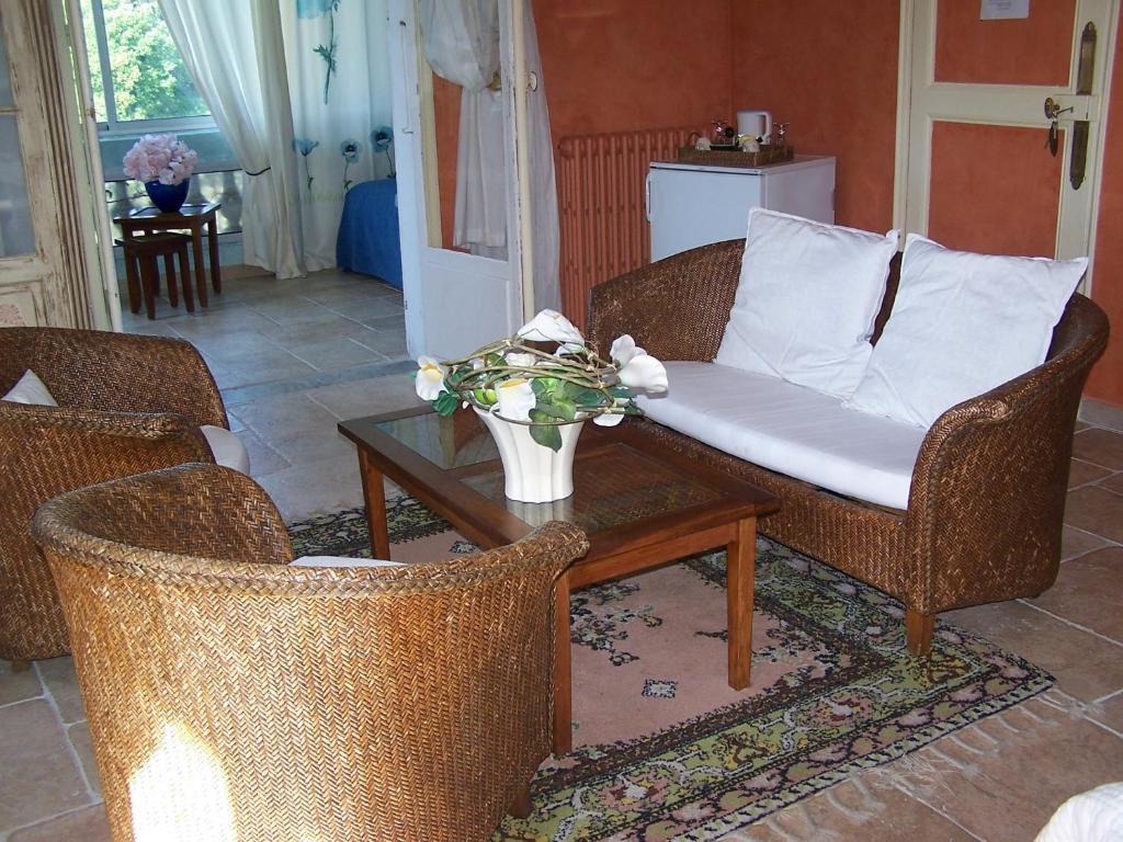 Castel Enchante Nizza Zimmer foto